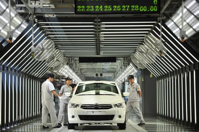 „Dongfeng Automobile Co.“ gamykloje Uhane surenkami „Citroen“ automobiliai