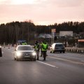 Lietuviai taisyklių šventinį savaitgalį nepaiso: į miestus buvo neįleista 10 tūkst. automobilių