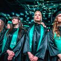 Diplomai įteikti bene 1000 Kauno kolegijos absolventų: arenoje – iškilmių jaudulys ir audringos ovacijos
