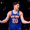 „Knicks“ iškeitė Kuzminską išstūmusį puolėją, „Suns“ pasipildė startiniu Orlando įžaidėju