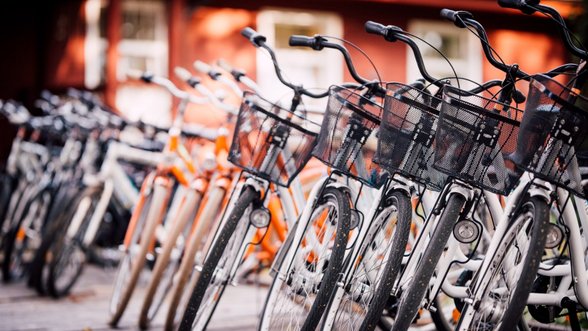 Dviratininkai pageidauja ne tik takų, bet ir dviračių laikymo vietų