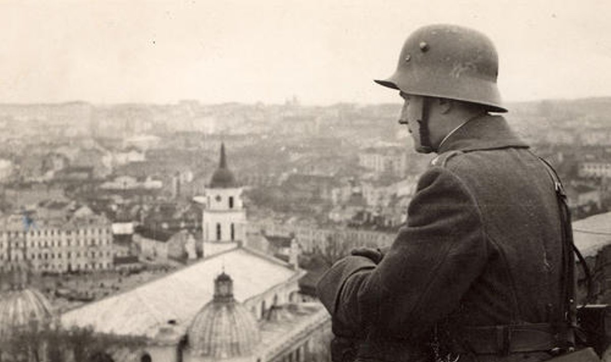 Литовский солдат в Вильнюсе (1939 г.), фото ww2incolor.com