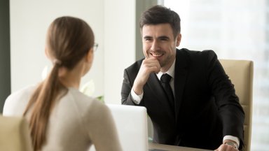 5 temos, kuriomis neverta kalbėtis su savo viršininku: rizikuojate visam laikui sugadinti santykius