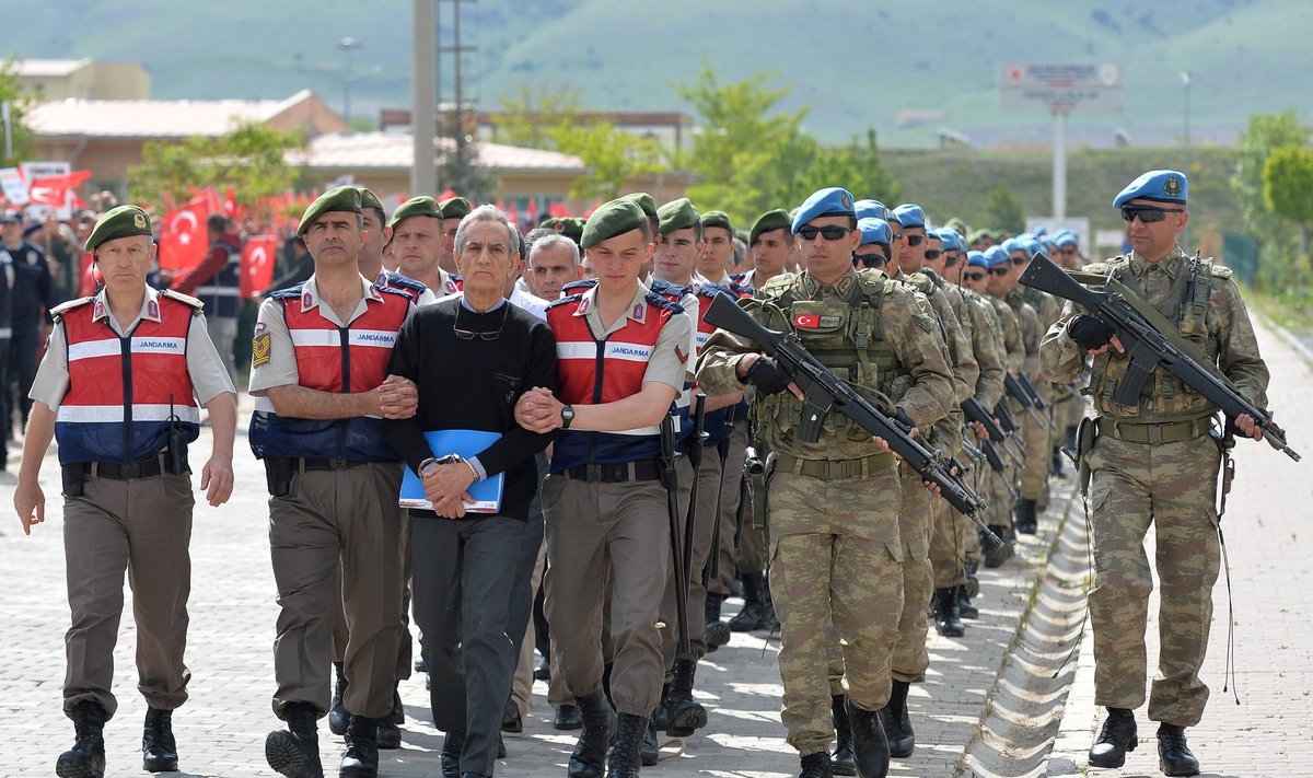 Turkijoje prasidėjo pučo organizatorių teismas