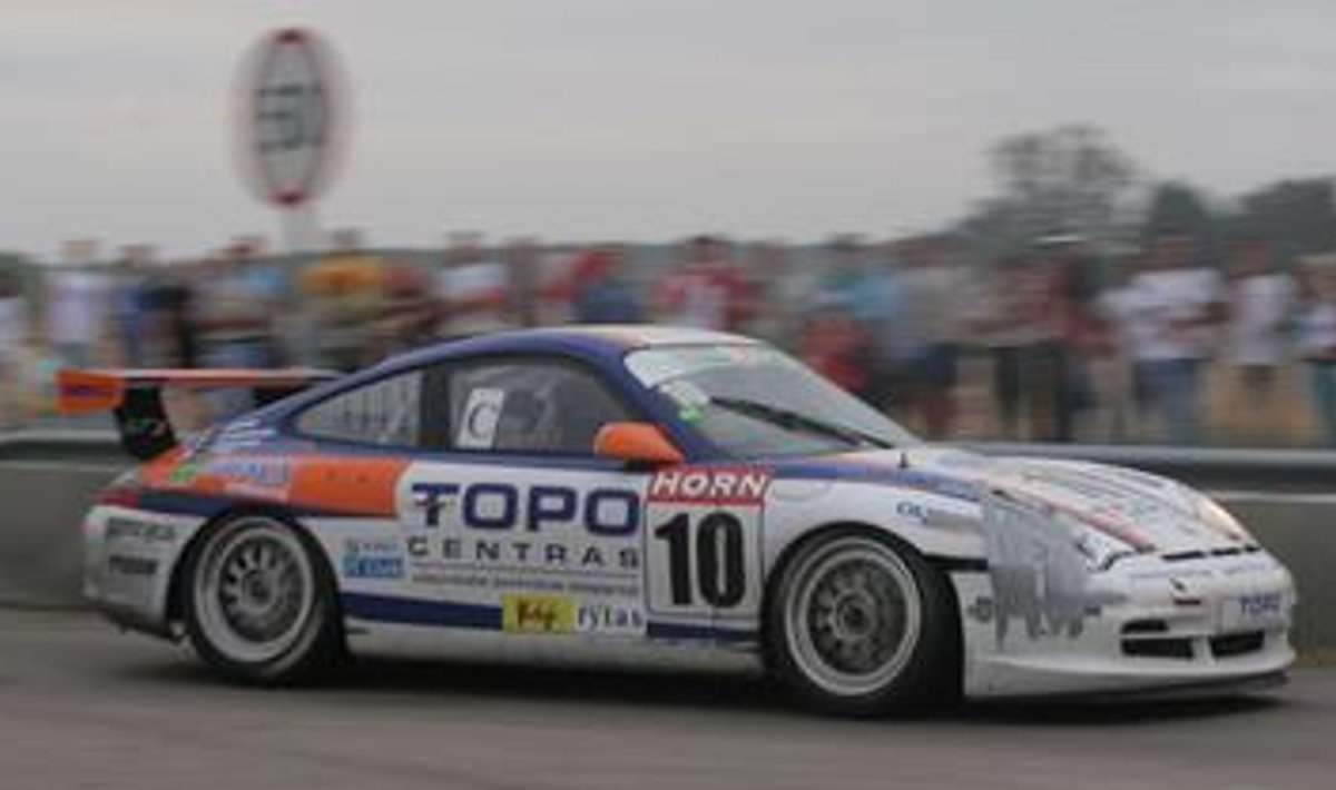 "Horn Grand Prix 2006" lenktynių nugalėtojų "Topo Centras" komandos "Porsche 996 GT3, 2006.