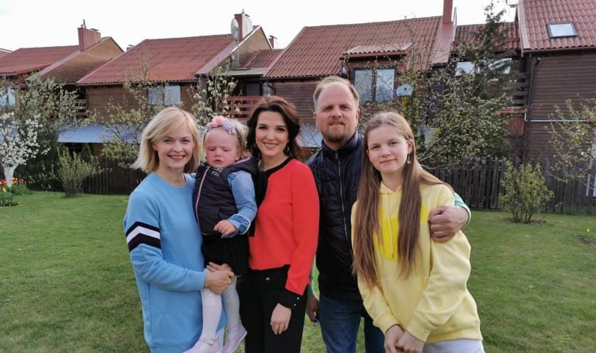 Edmundas Seilius ir Kristina Zmailaitė su dukromis, Krisina Rimienė
