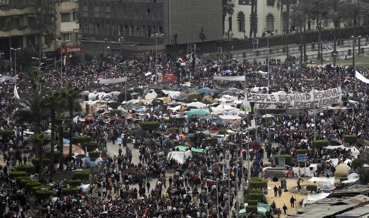 Protestuotojai Tahriro aikštėje Kaire