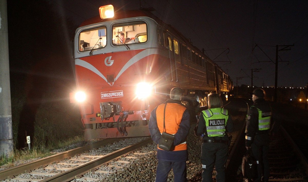 Kaune traukinys pervažiavo žmogų, vyras žuvo vietoje