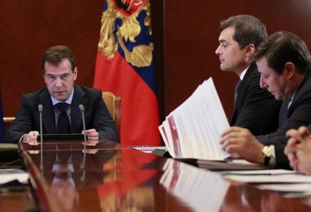 Dmitrijus Medvedevas ir Vladislavas Surkovas