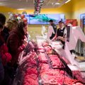 „Maxima“ laikinai sustabdė prekybą šviežia mėsa, įtariamas užkrėtimas salmonelėmis