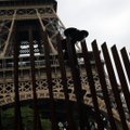Paryžiuje – turizmo įkarštis, bet Eifelio bokštas turistus liūdina