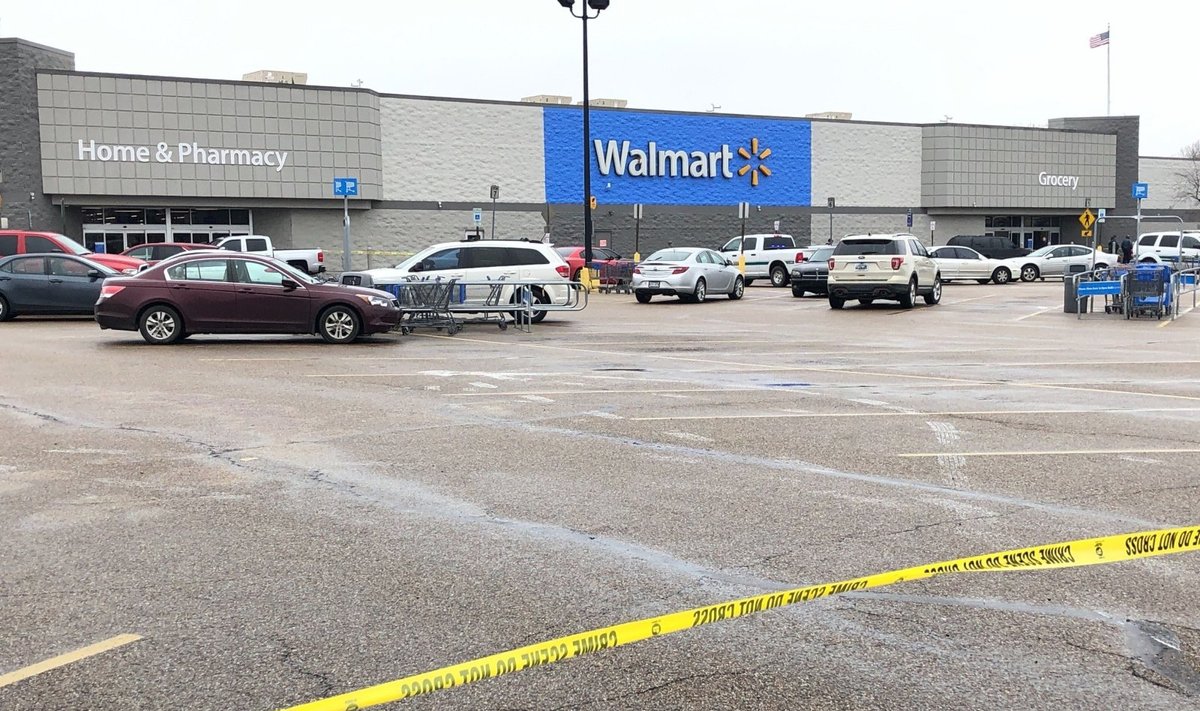 Arkanzase per šaudynes parduotuvėje nukautas užpuolikas ir sužeisti du policininkai 