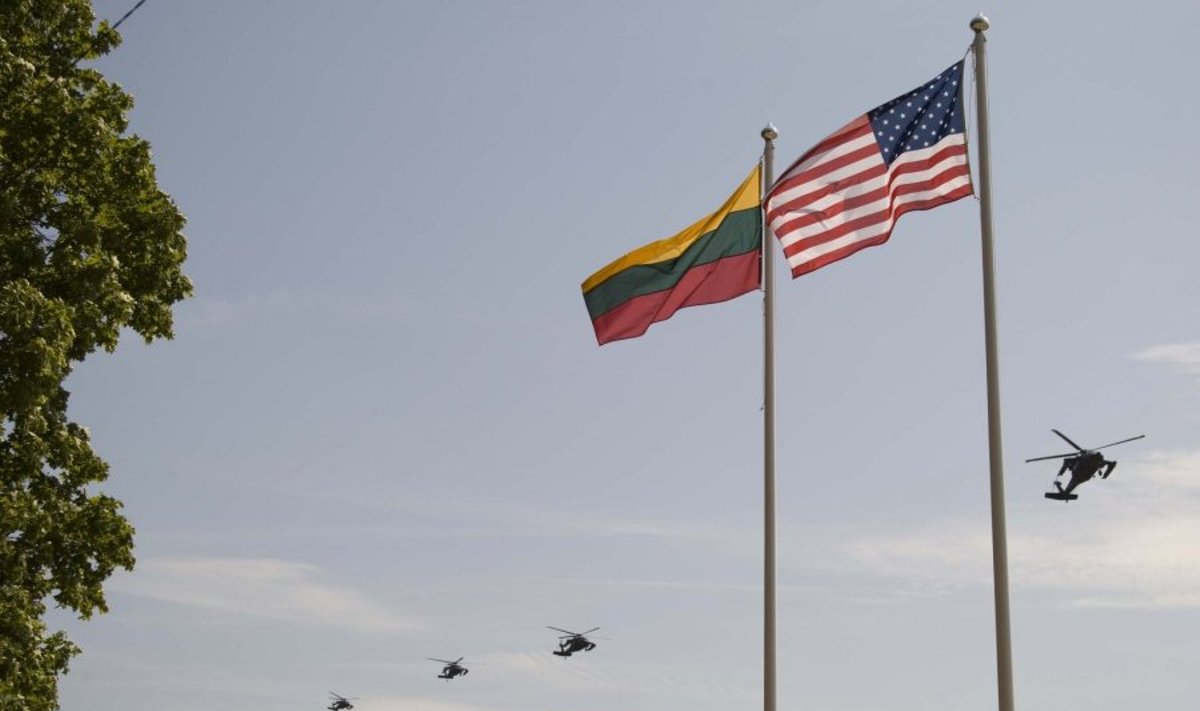 NATO sraigtasparniai žvalgė Lietuvą, pasiektas susitarimas su JAV