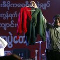 Aung San Suu Kyi nertas megztinis parduotas už 50 tūkst. dol.