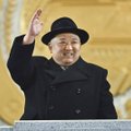 Šiaurės Korėjoje per paradą demonstruoti „didžiausi šalies branduolinės atakos pajėgumai“