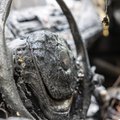 Sostinės policija pradėjo tyrimą dėl Fabijoniškėse sudeginto visureigio
