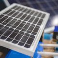 Mokslininkai tobulina nebrangią alternatyvą silicio saulės elementams
