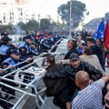 Albanijos opozicija ketina tęsti antivyriausybinius protestus