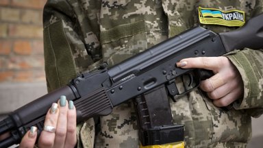 Už savo šalį Ukrainoje kaunasi net senjorės: dar prieš paskelbiant karą įkūrė „Bobučių batalioną“