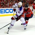 NHL Rytų konferencijos pusfinalyje „Rangers“ klubas šventė pergalę po trijų pratęsimų