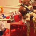 Paryžiaus „Lafayette“ galerijoje Kalėdų proga įsikūrė lėlės