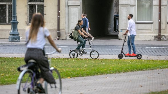 Atmintinė paspirtukininkams: Vilnius primena saugaus judėjimo taisykles