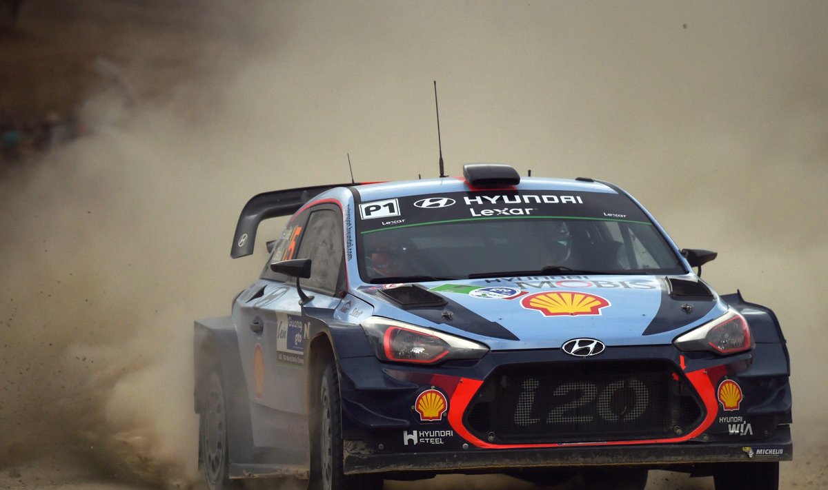 „Hyundai“ lenktynininkas Thierry Neuville‘is, WRC ralis 
