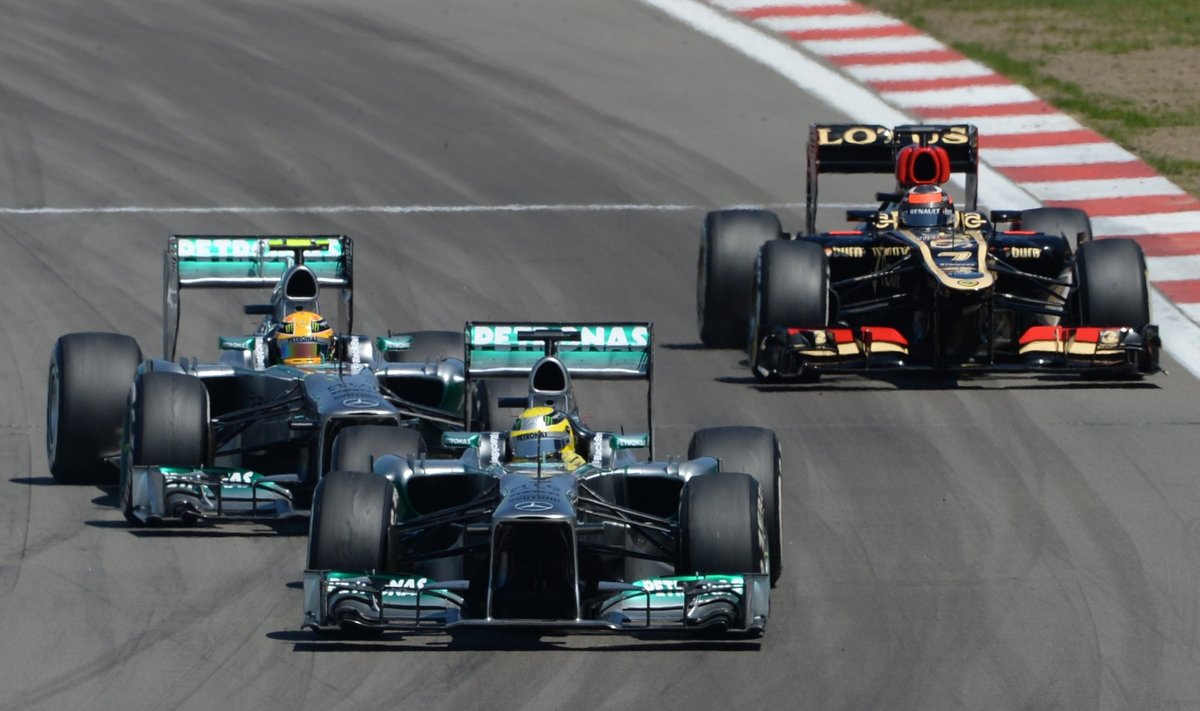 Lewisas Hamiltonas, Nico Rosbergas ir Kimi Raikkonenas 