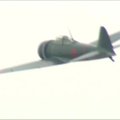 Po 71 metų į orą pakilo restauruotas japonų Antrojo pasaulinio karo naikintuvas „Zero“