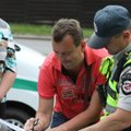 Mįslė „vairavo girtas vyras ar blaivi moteris“ įminta - vairavo girtas policininkas