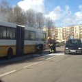 Nufilmavo rytą sostinėje ugniagesių gesinamą autobusą
