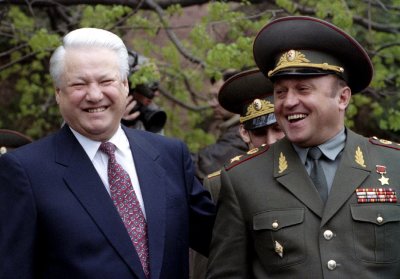 Borisas Jelcinas, Pavelas Gračiovas
