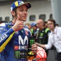 Malaizijoje arti pirmosios pergalės buvęs Rossi krito nuo motociklo