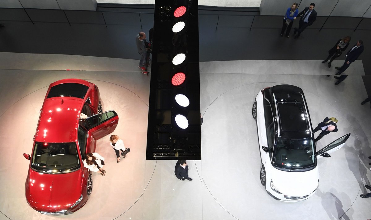 "Opel" automobilių parodoje Ženevoje 2017 metais