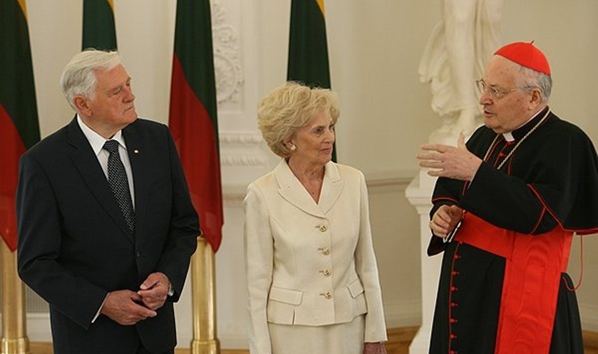 Valdas Adamkus, Alma Adamkienė ir Angelo Sodano