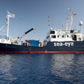 Migrantus gelbėjantis „Sea-Eye“ laivas plaukia į Italiją