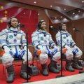 Kinijos astronautai baigė trijų mėnesių misiją kosminėje stotyje