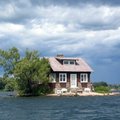 Amerikiečių šeima įsigijo nuosavą salą: savo rankomis pastatė unikalų namą