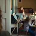 IKEA šventinis klipas: susibūrimai namuose, kuriantys šiltas istorijas