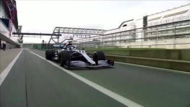 Lewisas Hamiltonas viliasi, kad būsimasis „F-1“ sezonas bus pats įdomiausias dėl įvairių pokyčių