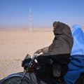 Afganistano moterims nebeleidžiama keliauti nelydimoms vyro