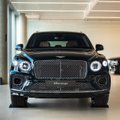 Naujame „Bentley“ salone pristatytas prabangiausias gamintojo visureigis