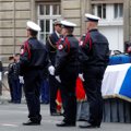 Prancūzija atsisveikina su Eliziejaus laukuose nušautu policininku