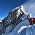 Įkopti į Everestą panoro rekordinis alpinistų skaičius: norint gauti leidimą, tenka gerokai paploninti piniginę