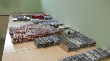 В салоне автомобиля россиянина таможенники обнаружили упаковки с контрабандными лекарствами