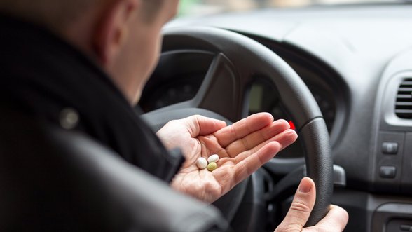 Išgėrėte vaistų nuo peršalimo – pasitikrinkite, galbūt nebegalite vairuoti