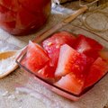 Du originalūs receptai žiemai: konservuoti arbūzai ir obuoliai