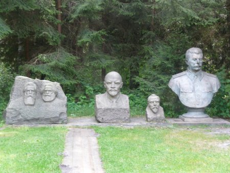 Grūto parkas. F. Engelsas, K. Marksas, Leninas, V. Kapsukas ir Stalinas