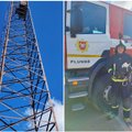 Nepaprasta gelbėjimo operacija Plungėje: į radijo bokštą užsikabarojusiam katinui prireikė ugniagesių