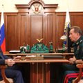 Permainos Kremliuje: nušalintą Šoigu pakeis ypatingą santykį su Putinu turintis generolas